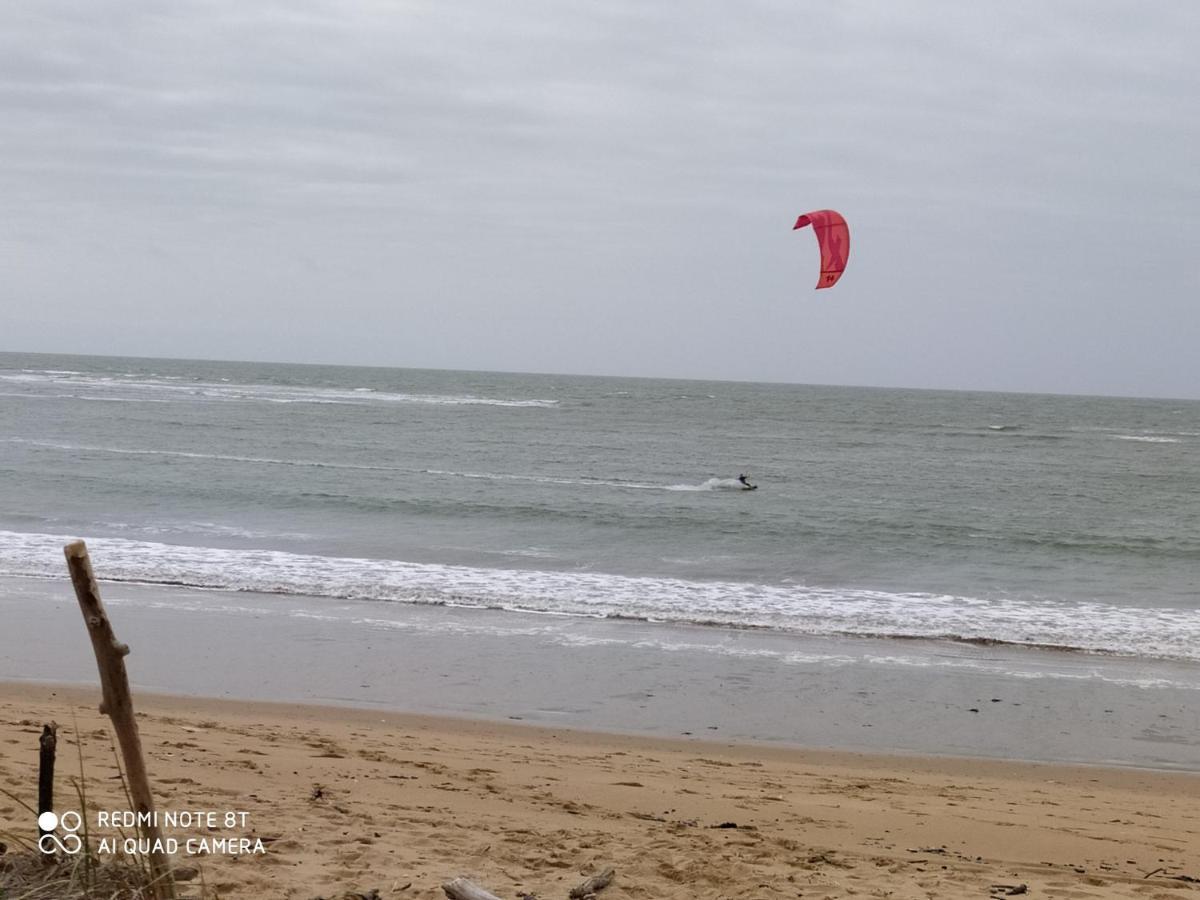Logement 88 2-4 Personnes 500 m plage classé 2 étoiles Dolus d'Oléron Esterno foto